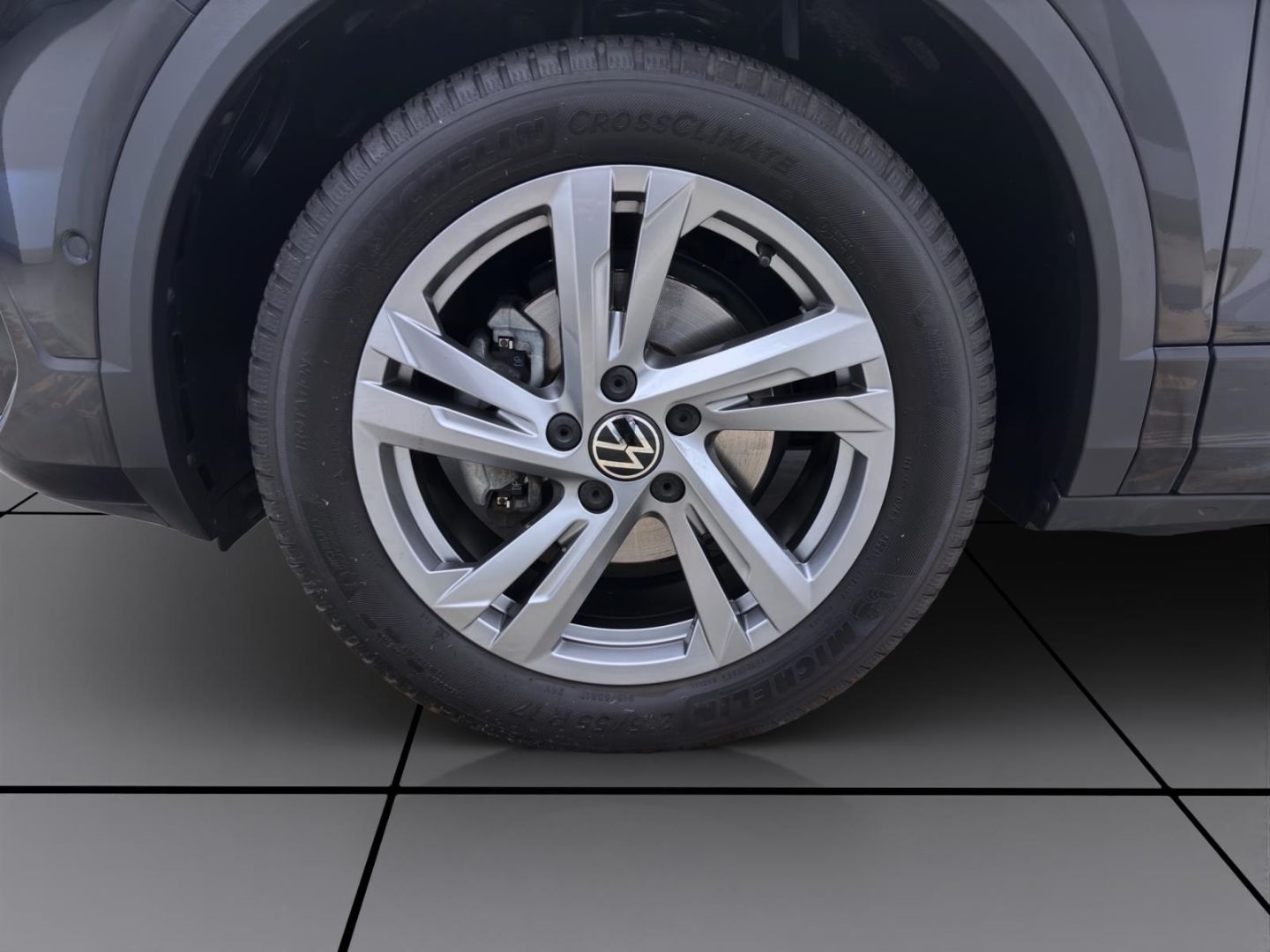 Volkswagen T-Roc 1.0 TSI R-LINE - Samsaru's Car Outlet