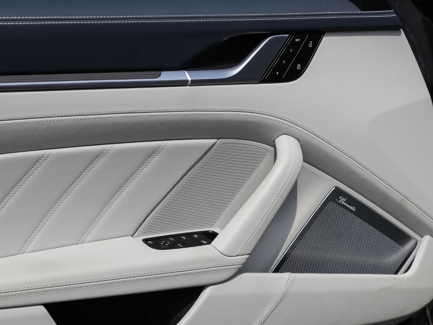 Porsche 992 911 Turbo S Cabrio Leder-crema Burmester