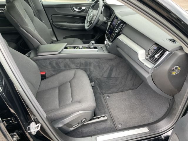 Volvo XC60 B4 2WD Momentum Pro Mild-Hybrid - Samsaru's Car Outlet