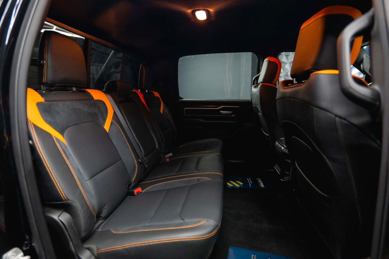 Dodge RAM 5.7 V8 HEMI 4x4 OFFROAD Night-Paket *LED*19%