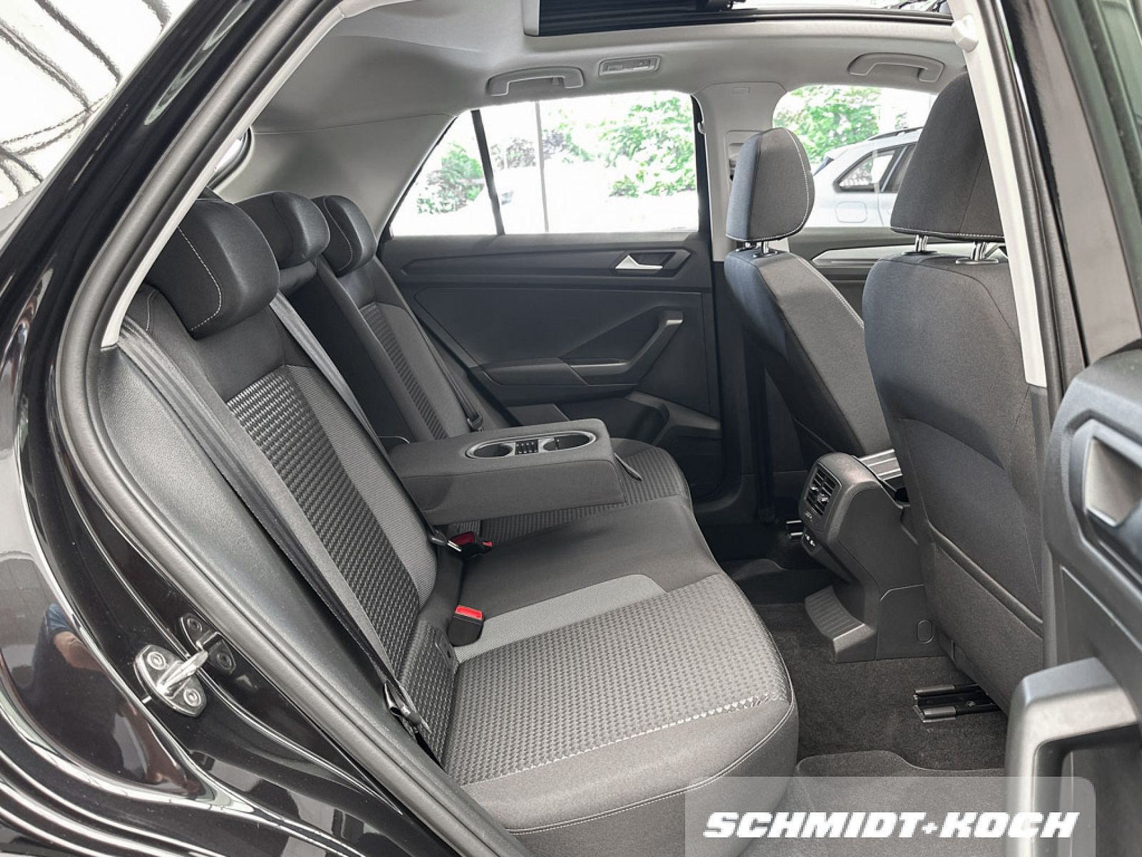 Volkswagen T-Roc 1.5 TSI R-LINE - Samsaru's Car Outlet