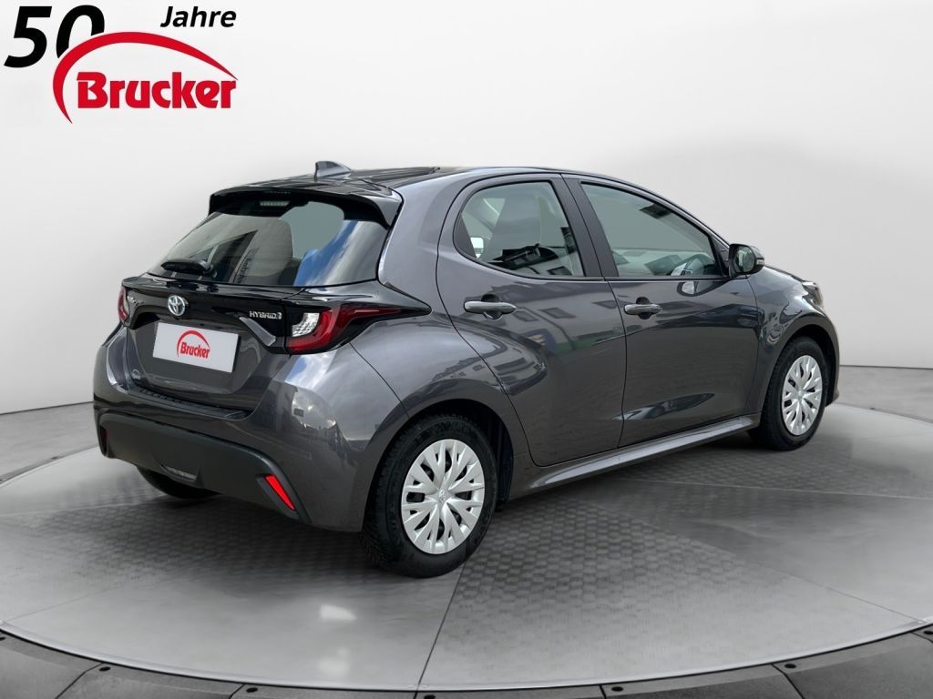 Toyota Yaris Hybrid 1.5 Business Edition - Samsaru's Car Outlet