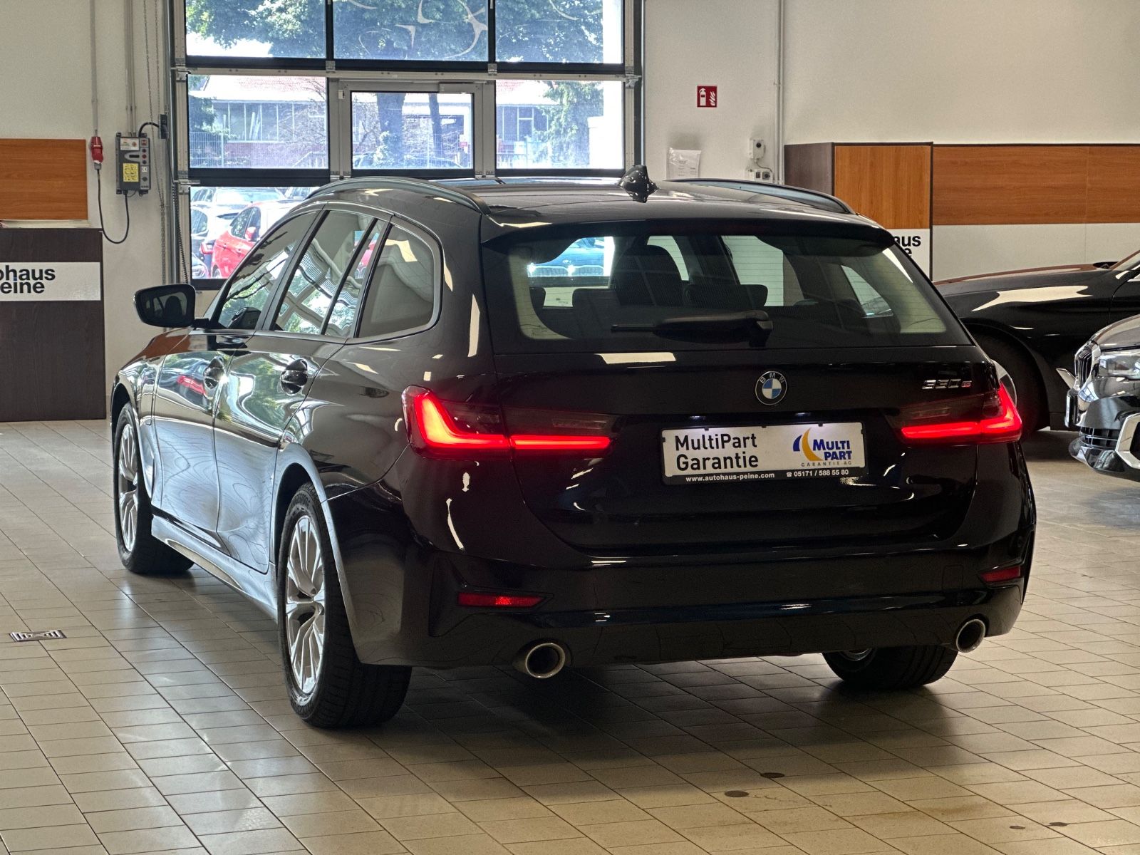 BMW 330e - Samsaru's Car Outlet