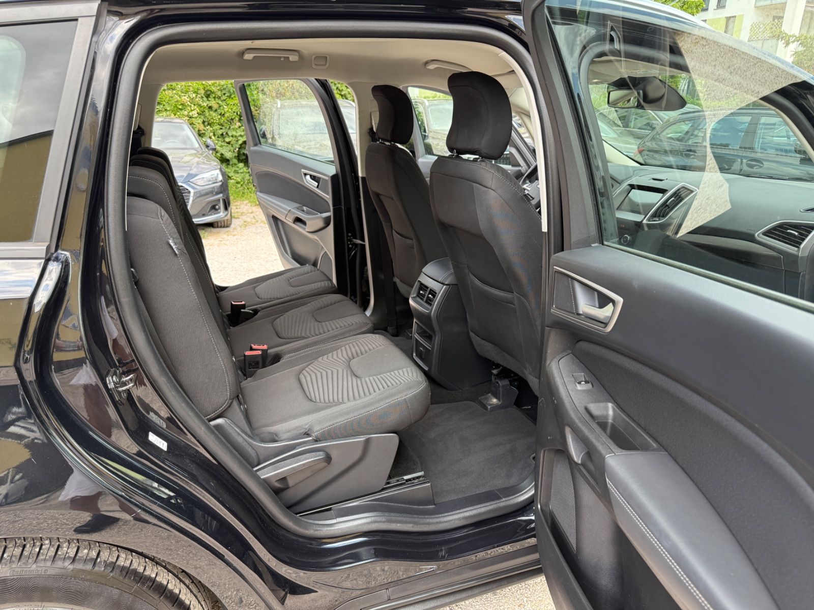 Ford S-Max 2.0 Aut EcoBlue - Samsaru's Car Outlet