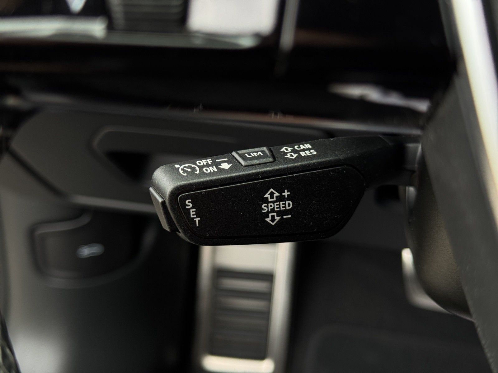 Audi RS 6 Avant 4.0 TFSI quattro LED/LEDER/HUD/AIR SU