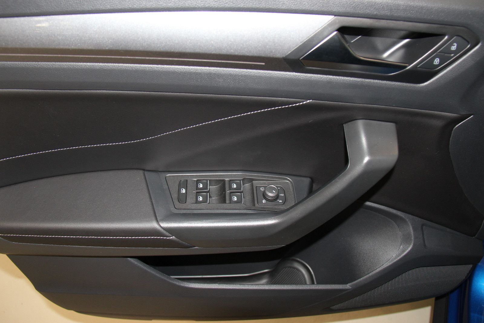 Volkswagen T-Roc Style 1.5 TSI DSG - Samsaru's Car Outlet