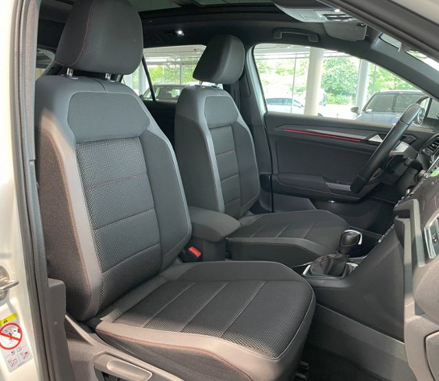 Volkswagen T-Roc 1.5 DSG Sport - Samsaru's Car Outlet