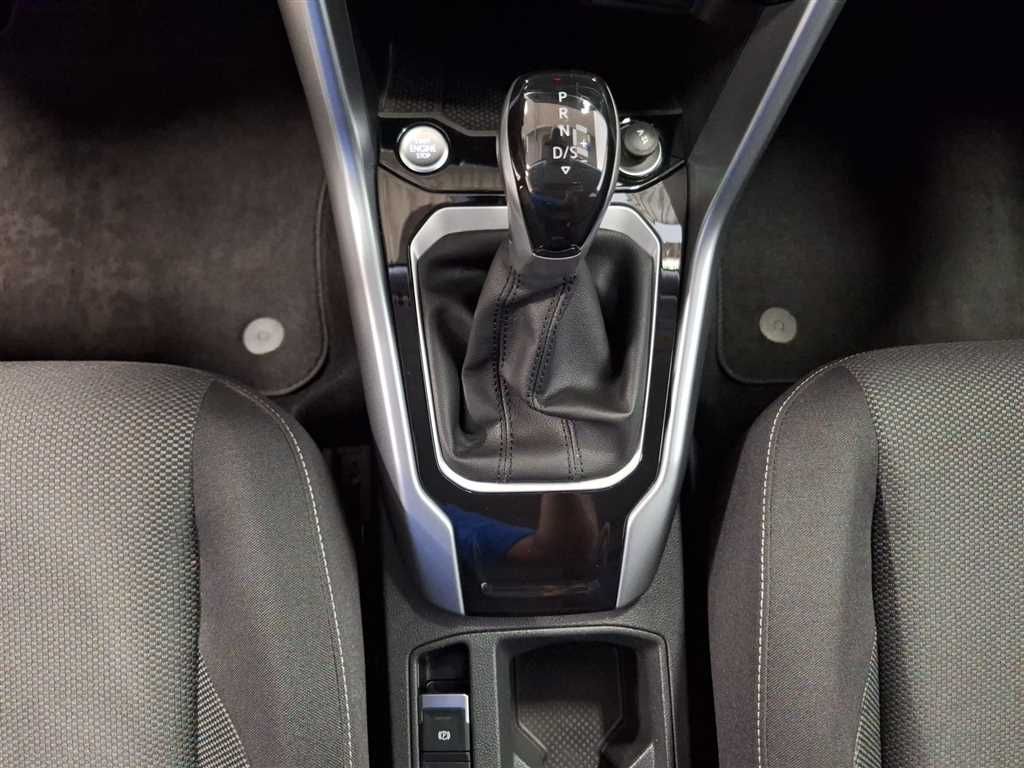 Volkswagen T-Roc Life 1.5 TSI DSG - Samsaru's Car Outlet