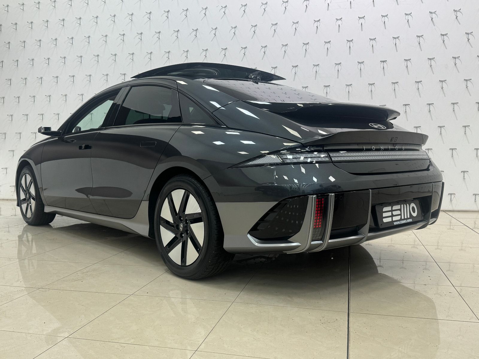 Hyundai IONIQ 6 77,4kWh 325ps 4WD Uniq PANO & DIGI NON