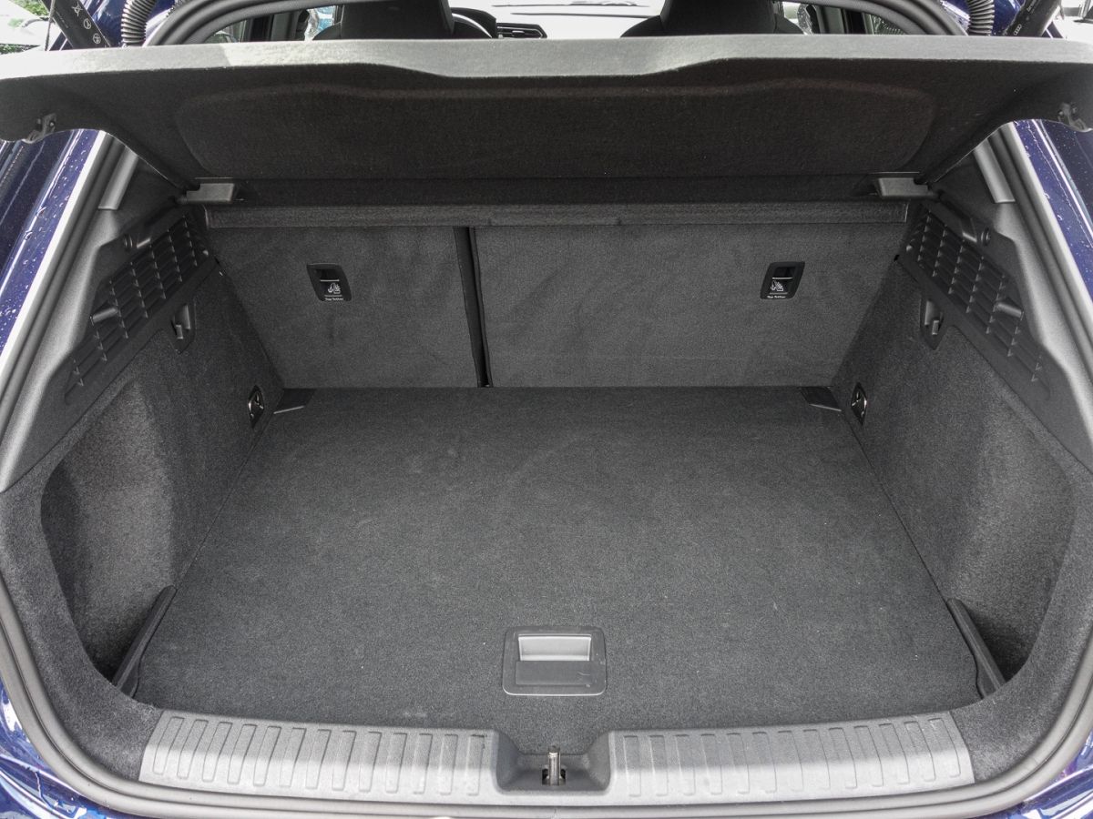 Audi A3 Sportback 30 1.5 TFSI advanced - Samsaru's Car Outlet