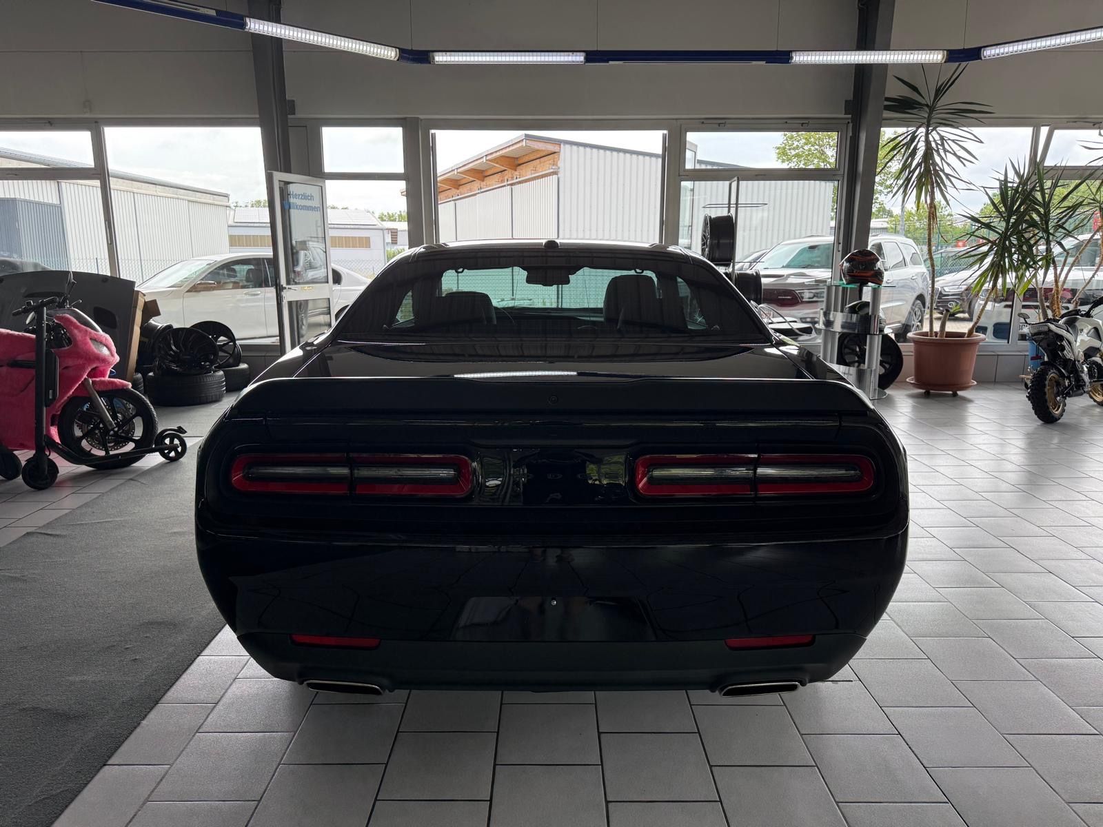 Dodge Challenger 3,6 Leder Kamera 8 Gang 2023