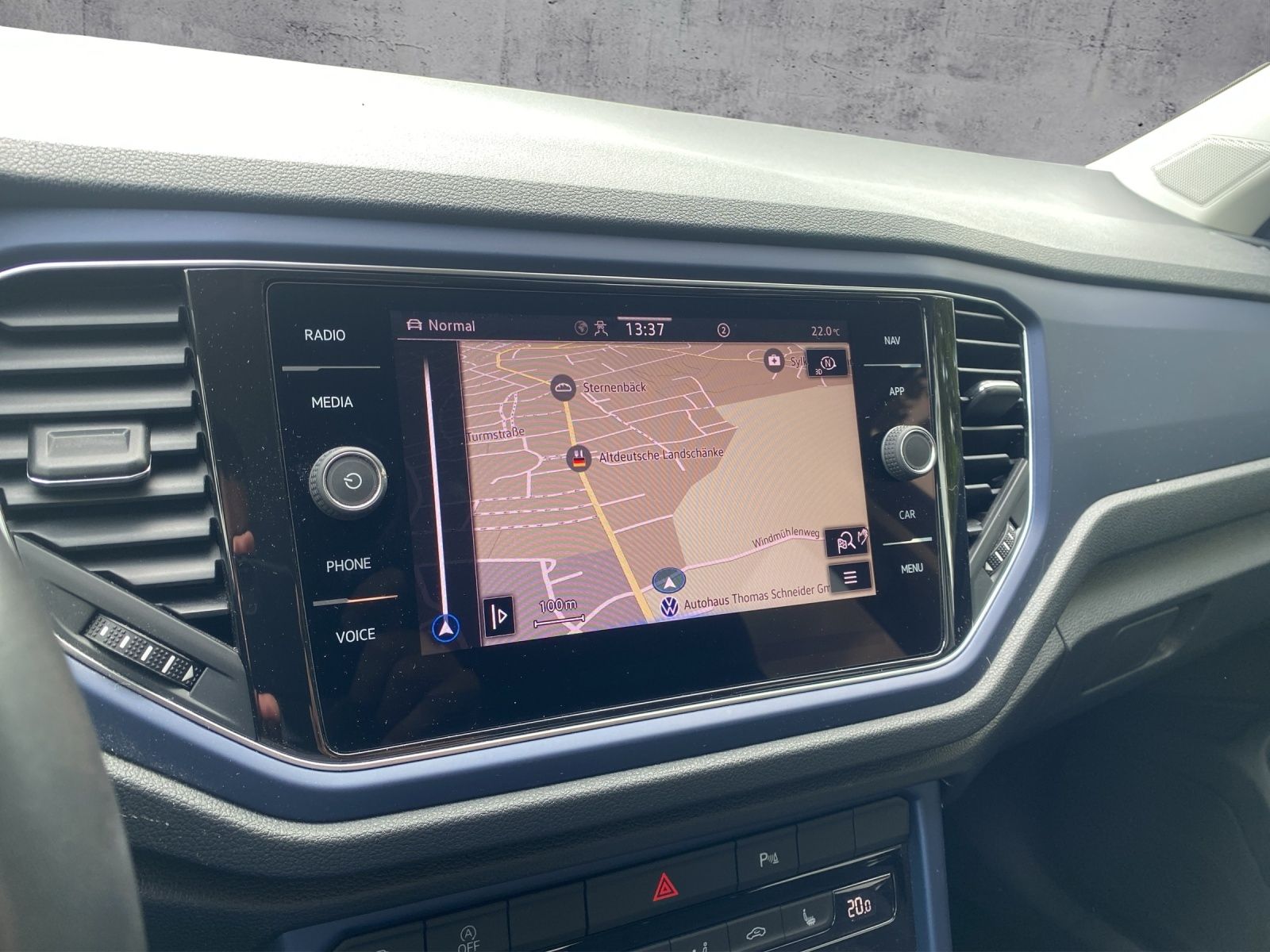 Volkswagen T-Roc United 1.5TSI DSG - Samsaru's Car Outlet