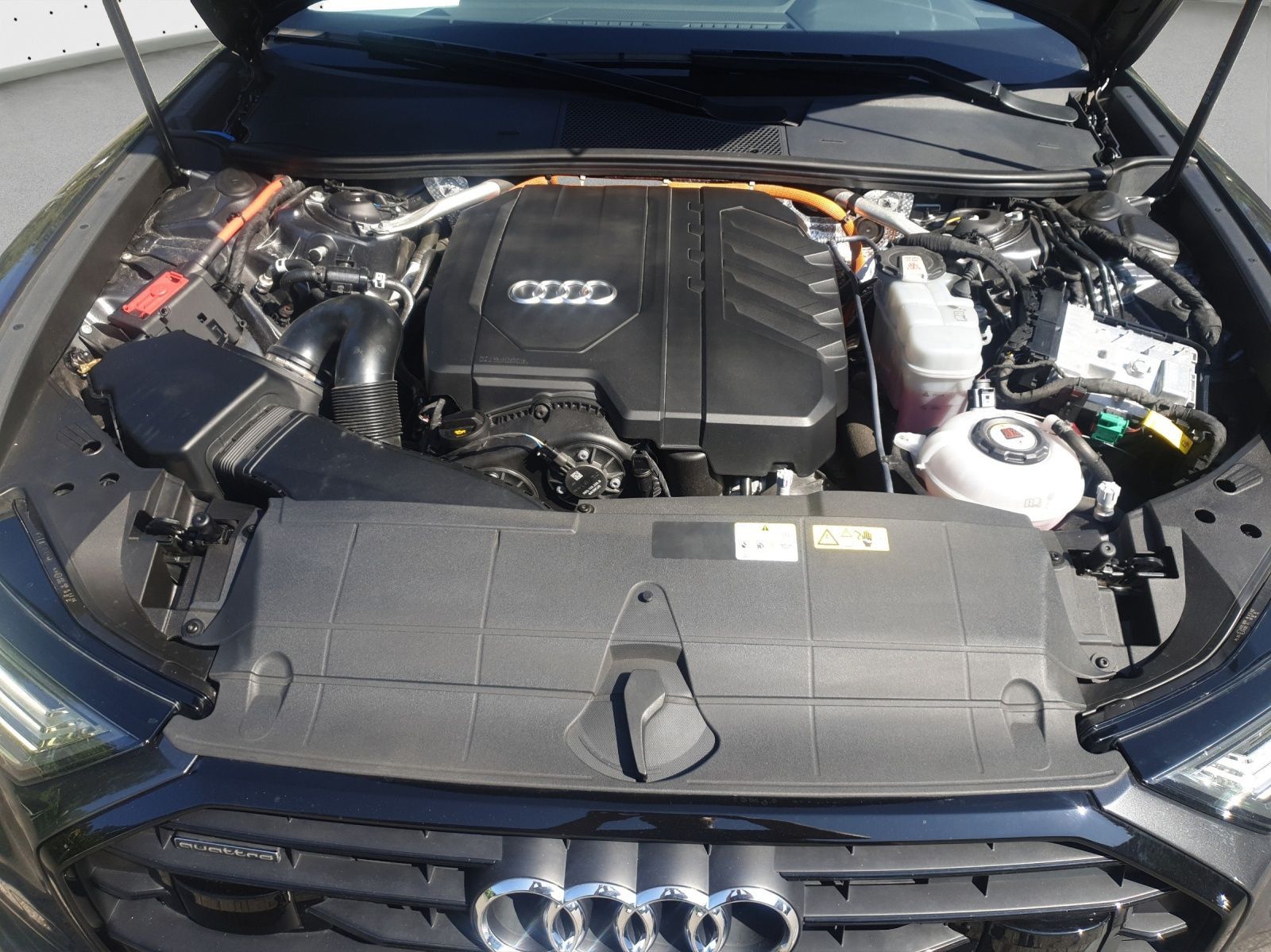 Audi A6 Avant 55 TFSI e quattro Sport - Samsaru's Car Outlet