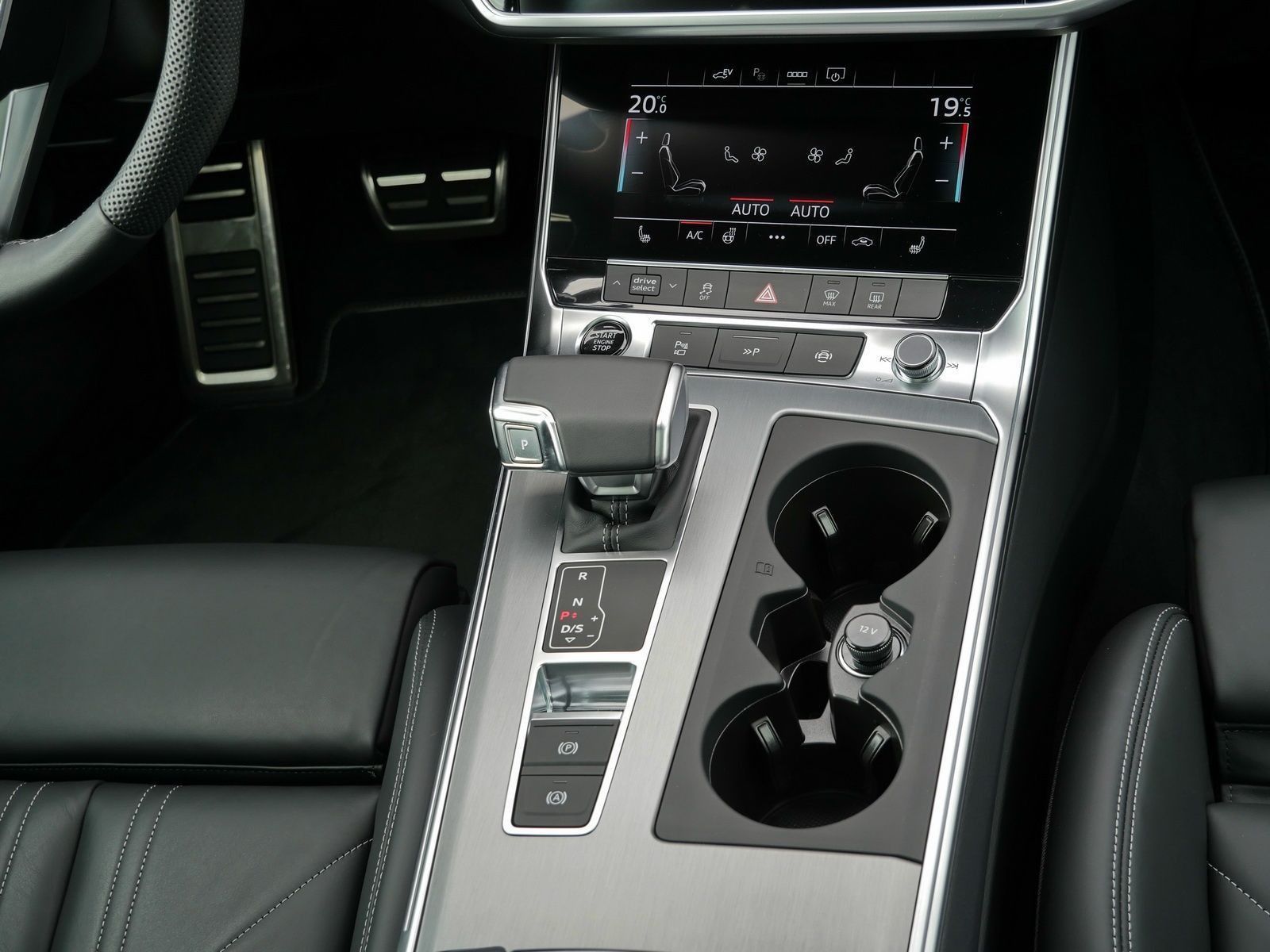 Audi A6 Avant 55 TFSI e qu. S line - Samsaru's Car Outlet