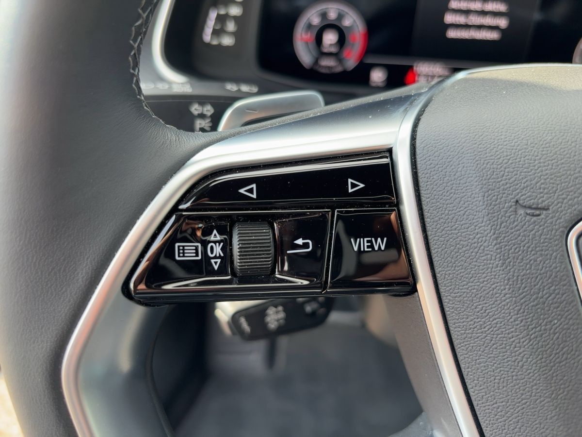 Audi A6 Avant 50 TDI Q.S-Line - Samsaru's Car Outlet
