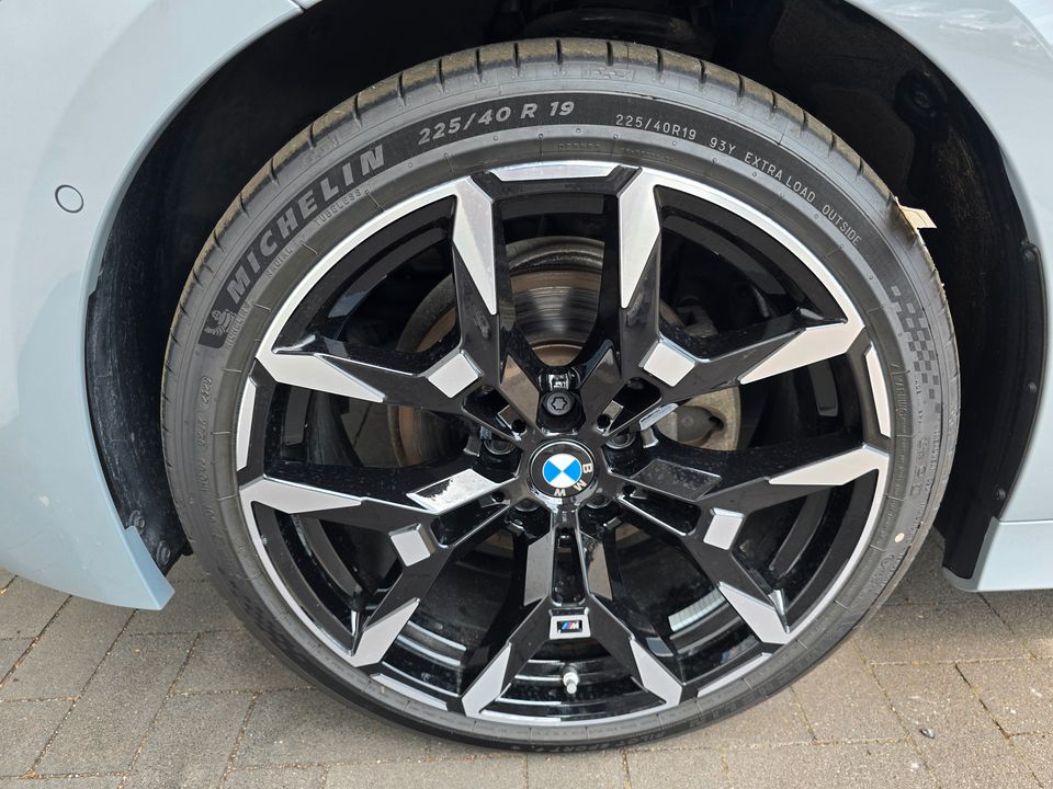 BMW 320d xDrive Touring M Sportpaket *ab 2,49% eff.*