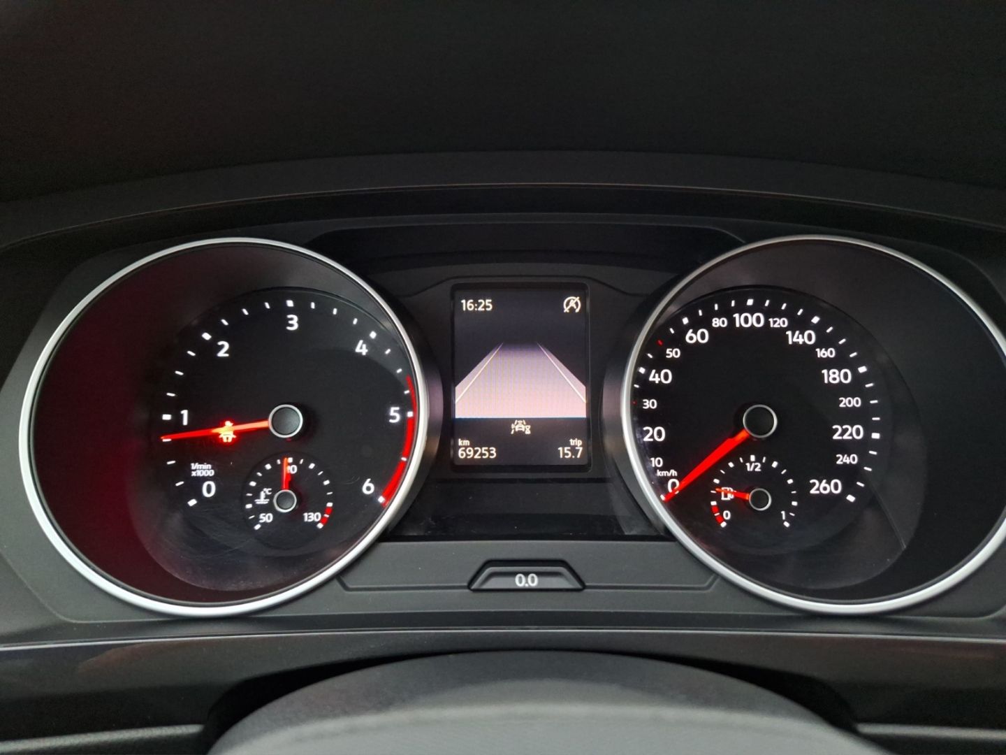 Volkswagen Tiguan 2.0 TDI Life - Samsaru's Car Outlet