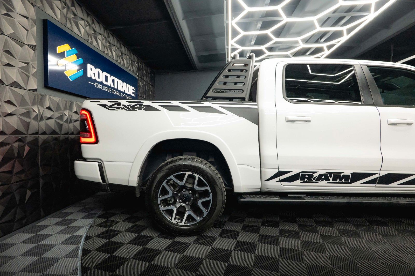 Dodge RAM 3.0 MY 25 TWIN TURBO LARAMIE Night Pano ACC