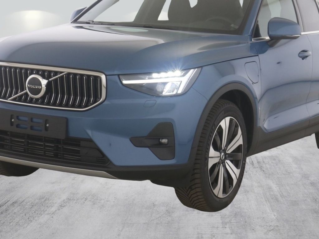 Volvo XC40 T4 Recharge Core Voll-LED AHK Kamera