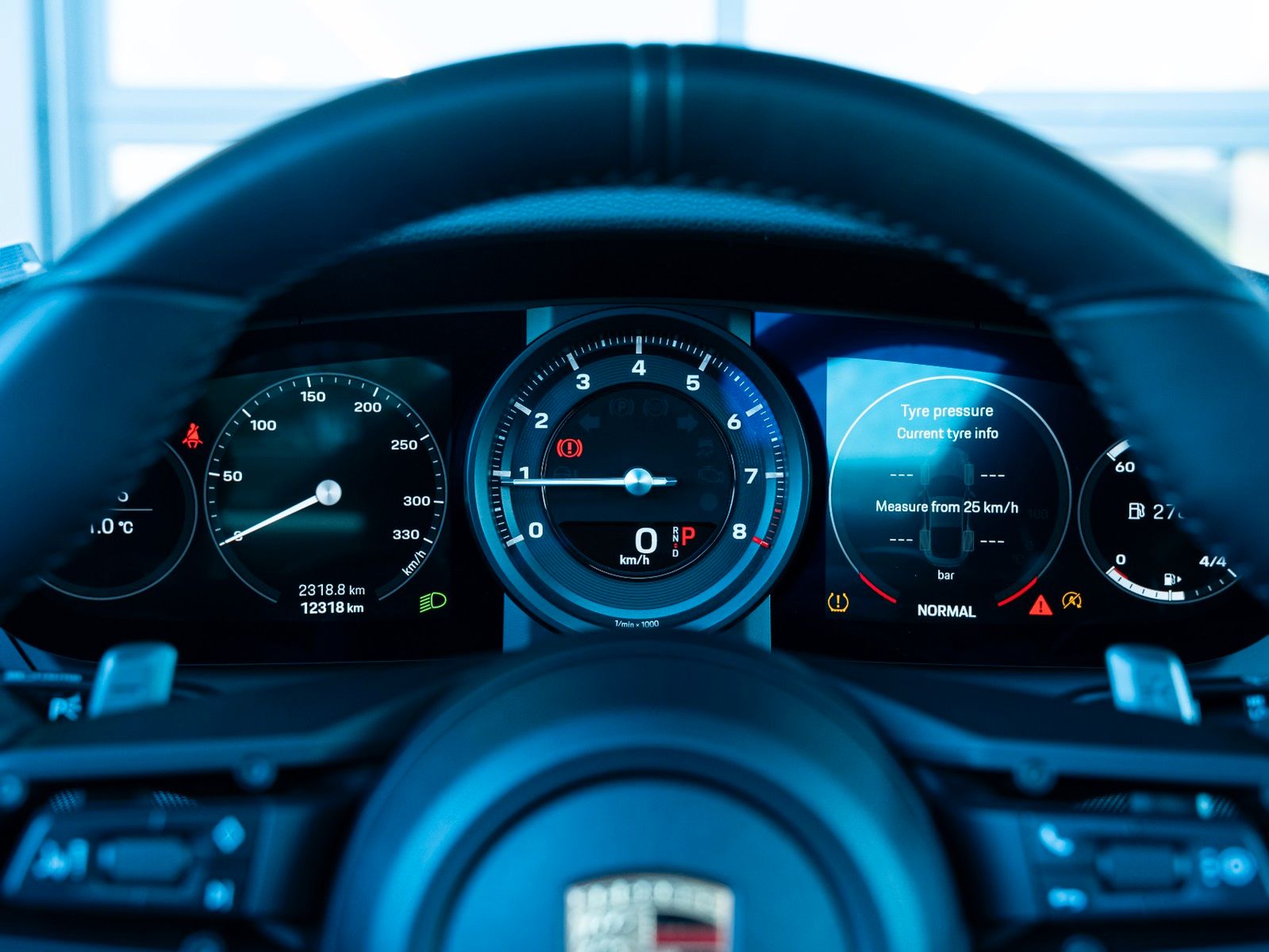 Porsche 911 Carrera 4 - Samsaru's Car Outlet