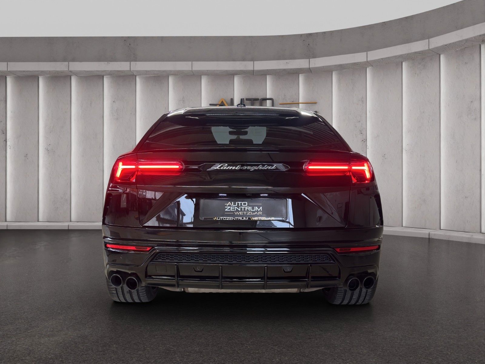 Lamborghini Urus 4.0 V8 - Samsaru's Car Outlet