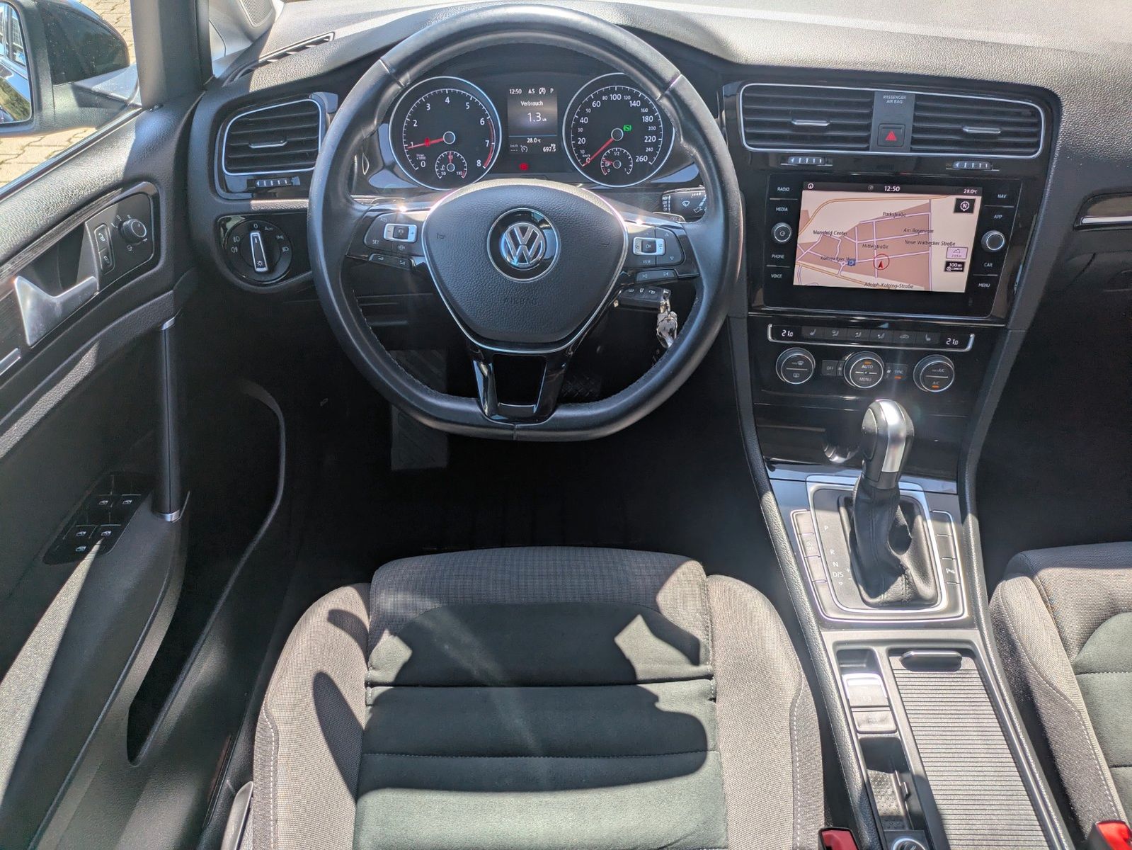 Volkswagen Golf VII Variant Highline DSG - Samsaru's Car Outlet