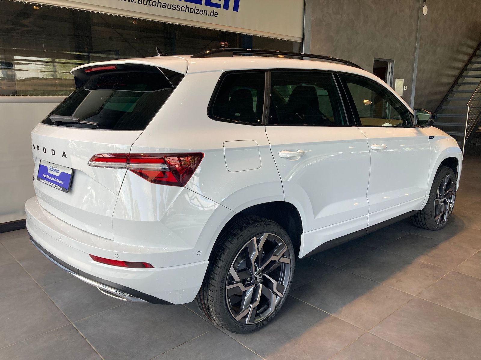 Skoda Karoq Sportline 1,5 TSI DSG*AHK*CANTON*360°*19´´