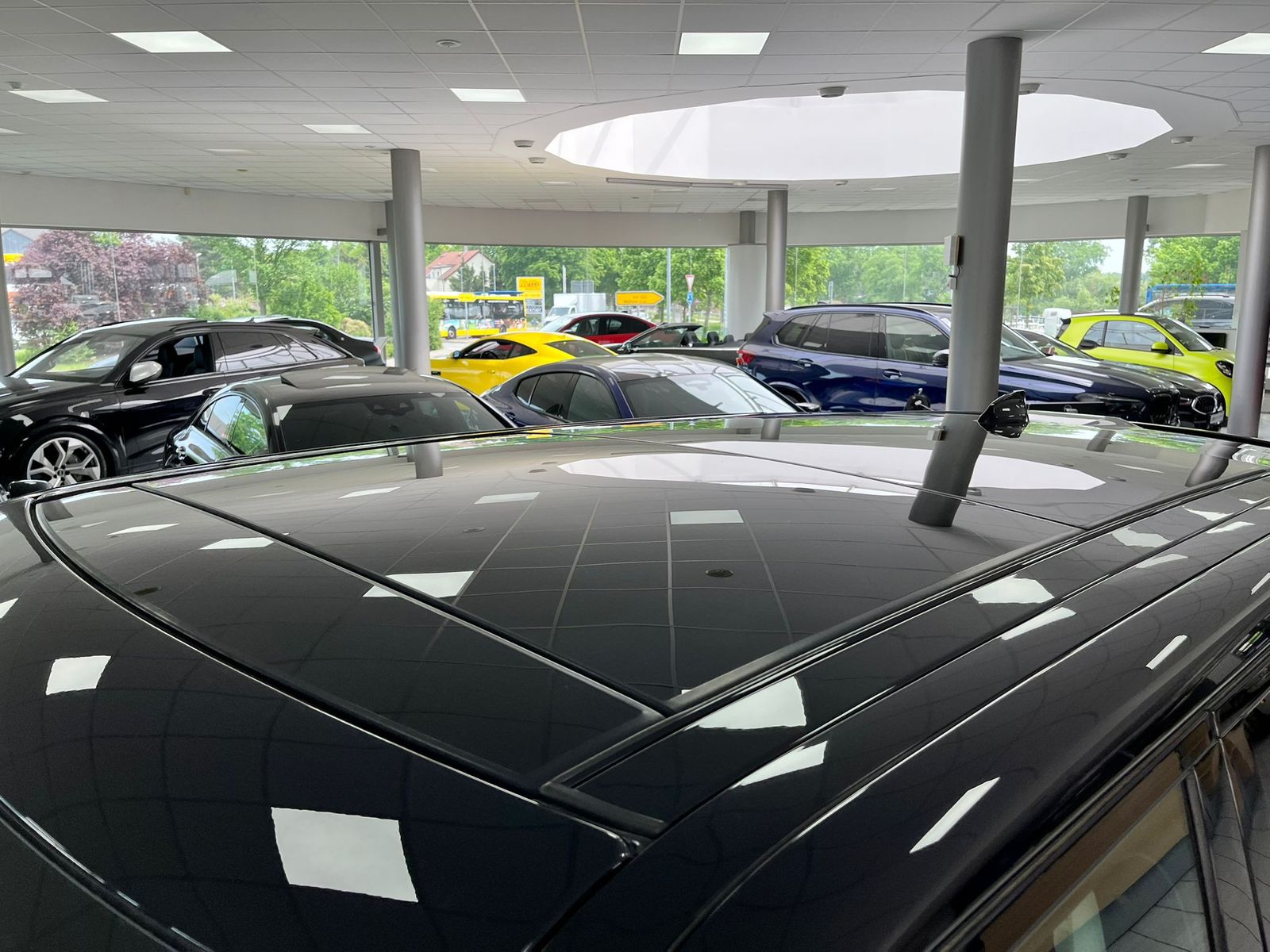 Range Rover Sport HSE P400e - Samsaru's Car Outlet