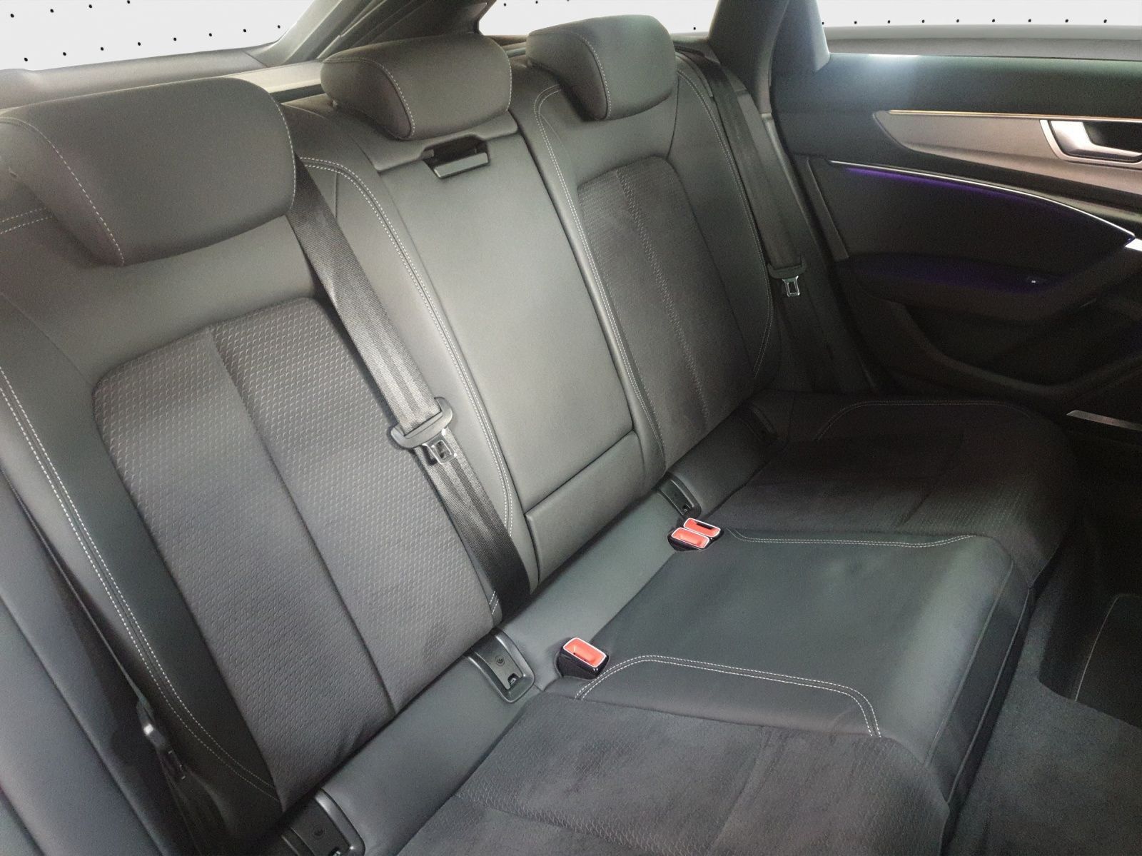 Audi A6 Avant 40 TDI quattro S line - Samsaru's Car Outlet