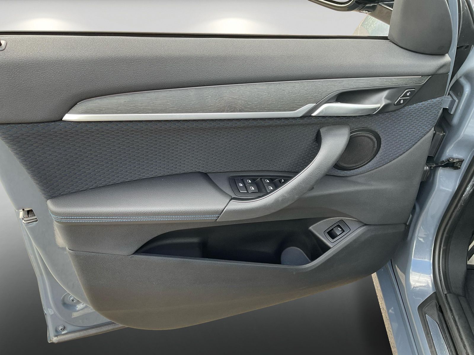 BMW X1 xDrive 20 i M Sport - Samsaru's Car Outlet