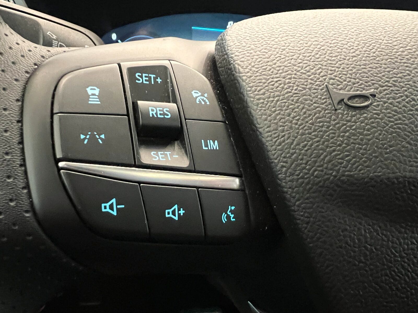Ford Kuga 2.5 PHEV ST-Line X +Matrix-LED+NAVI+AHK+ACC