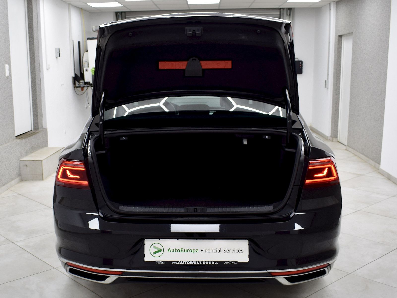 Volkswagen Passat GTE 1.4 Limousine - Samsaru's Car Outlet
