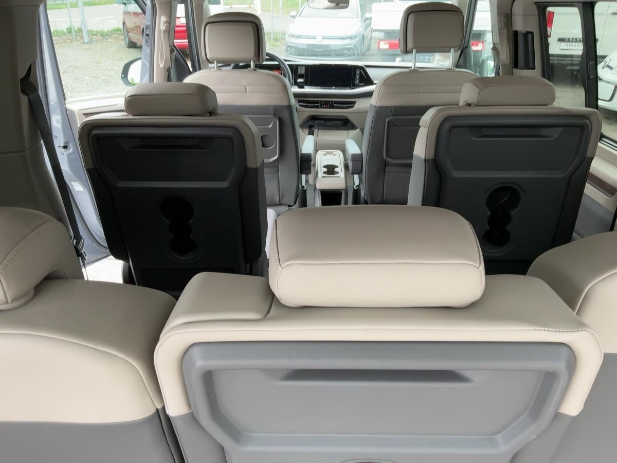 Volkswagen T7 Multivan 2.0 TSI Style - Samsaru's Car Outlet