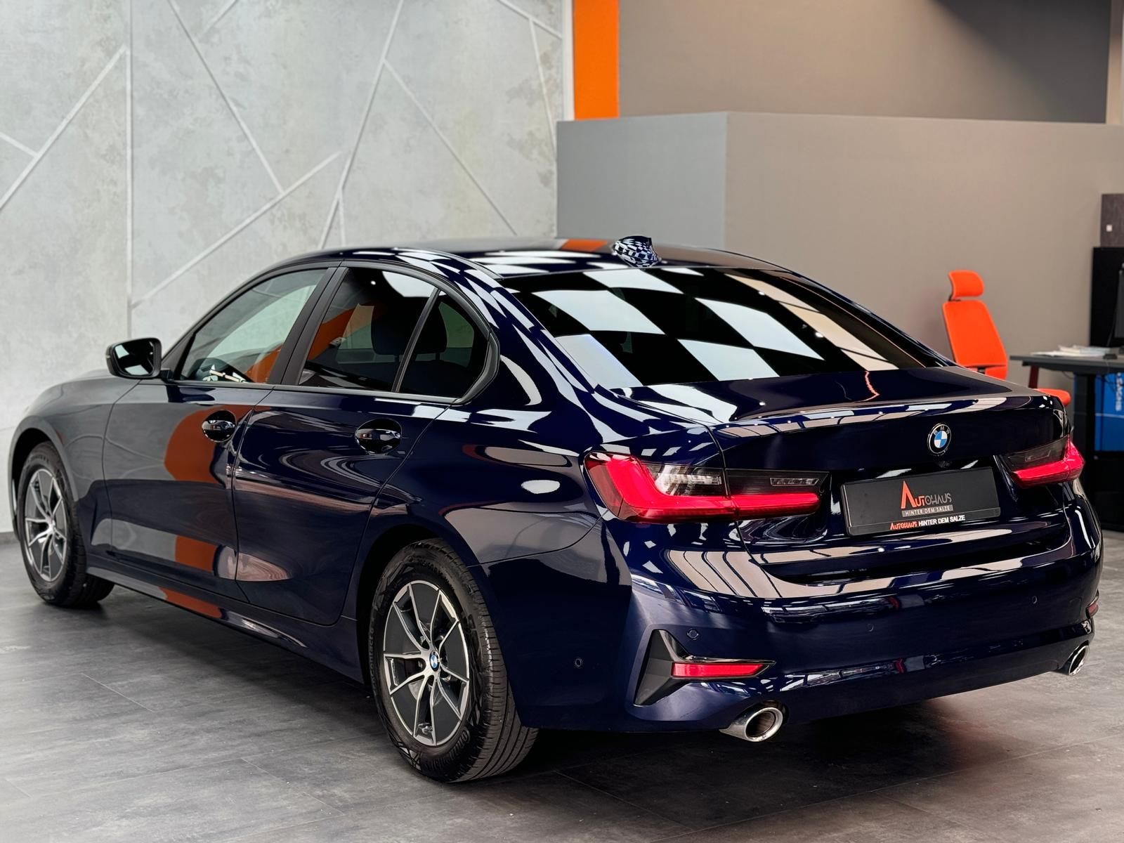 BMW 320i Advantage - Samsaru's Car Outlet