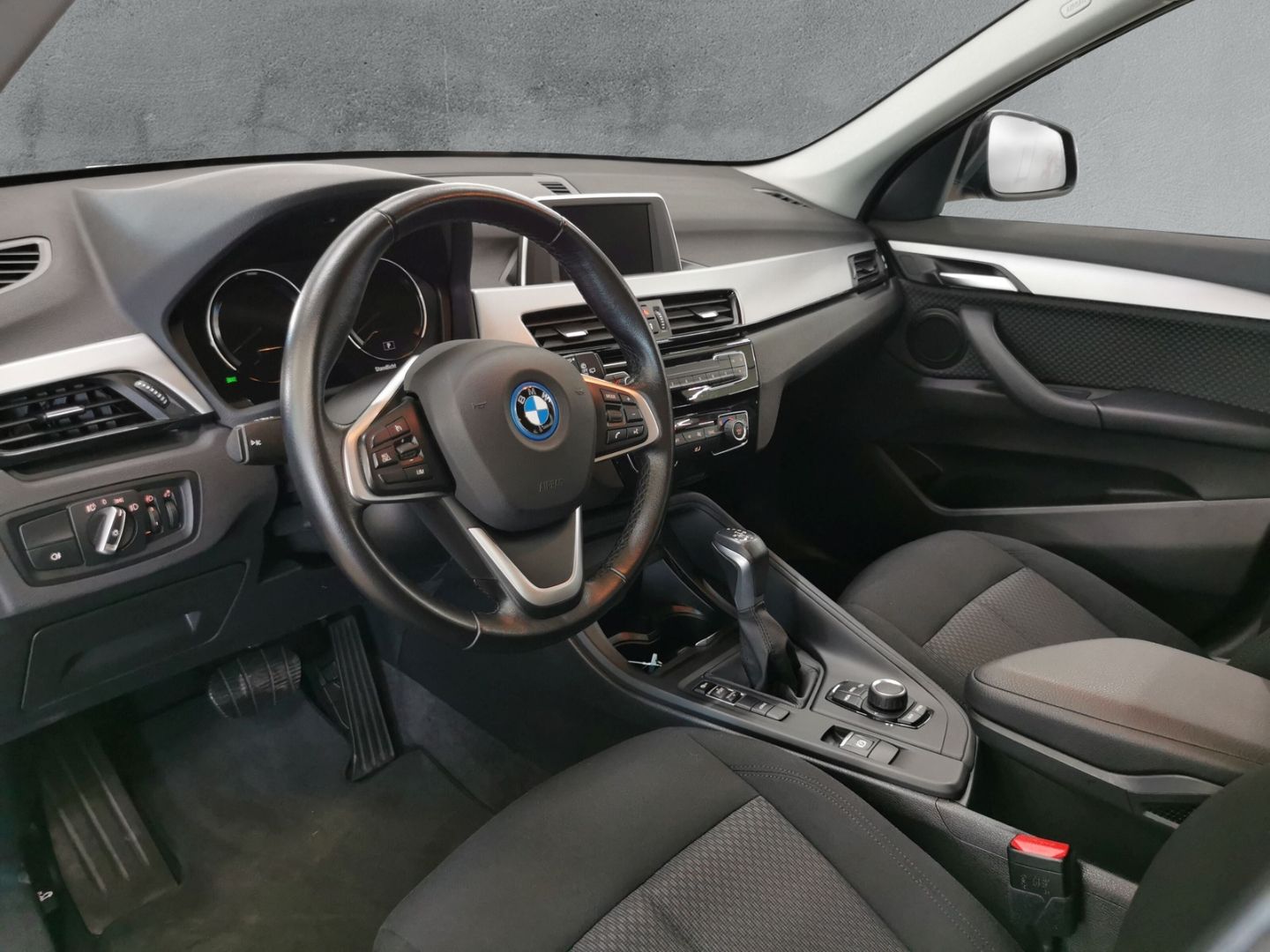 BMW X1 xDRIVE 25e ADVANTAGE - Samsaru's Car Outlet