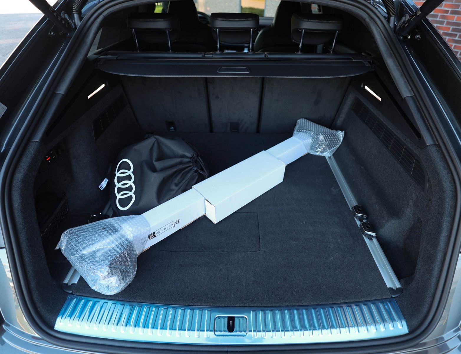 Audi Q8 60 TFSIe Quattro Advanced - Samsaru's Car Outlet