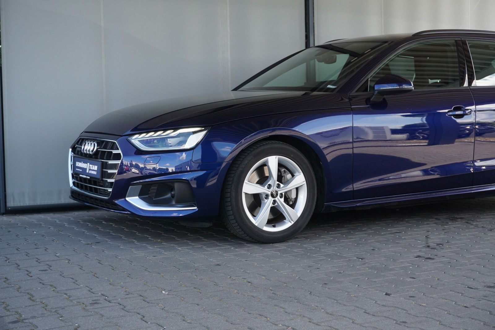 Audi A4 Avant 45 TFSI quattro advanced - Samsaru's Car Outlet