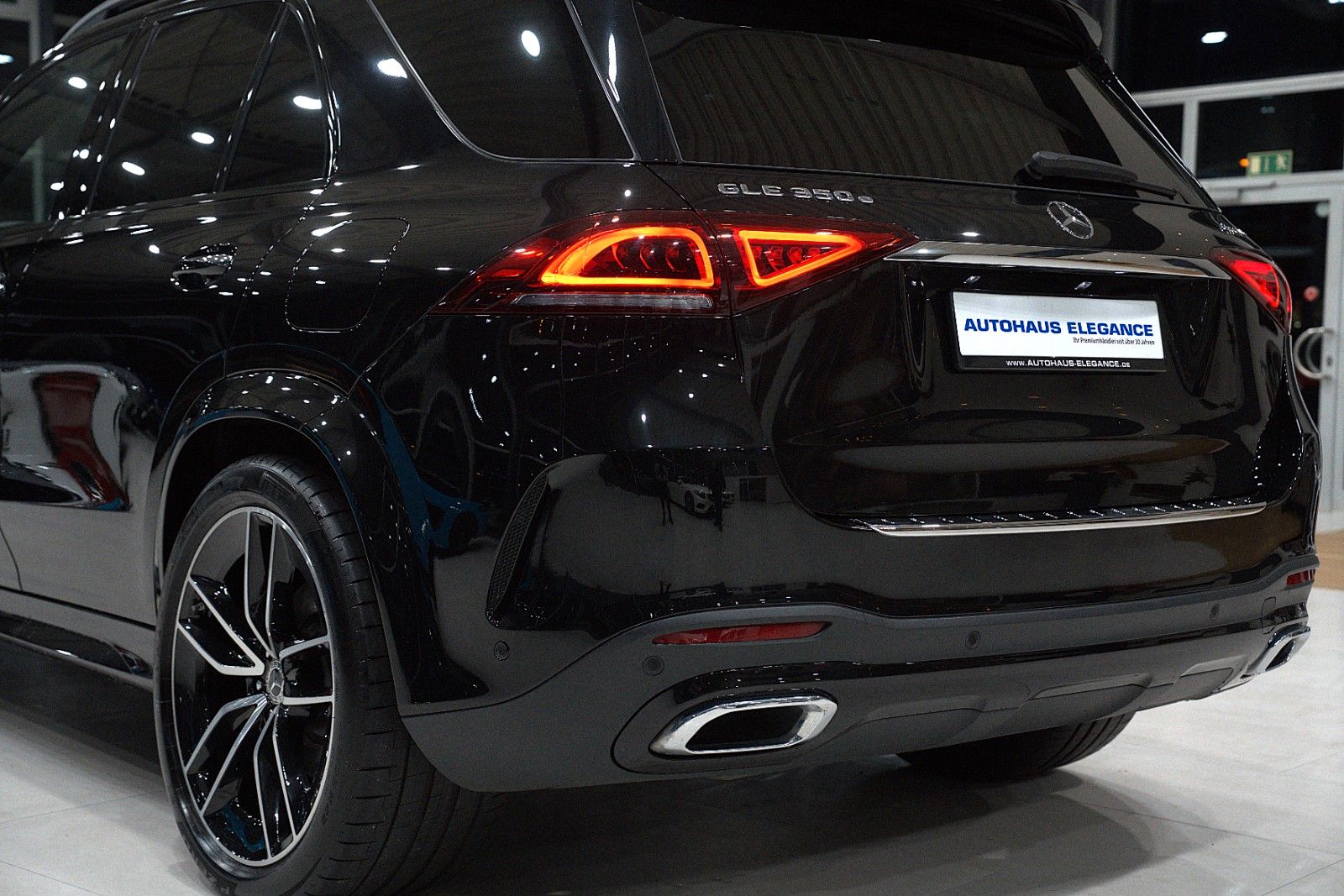 Mercedes-Benz GLE 350 e 4M*AMG-LINE*NIGHT*AIRMATIC*BURM.*22"LM