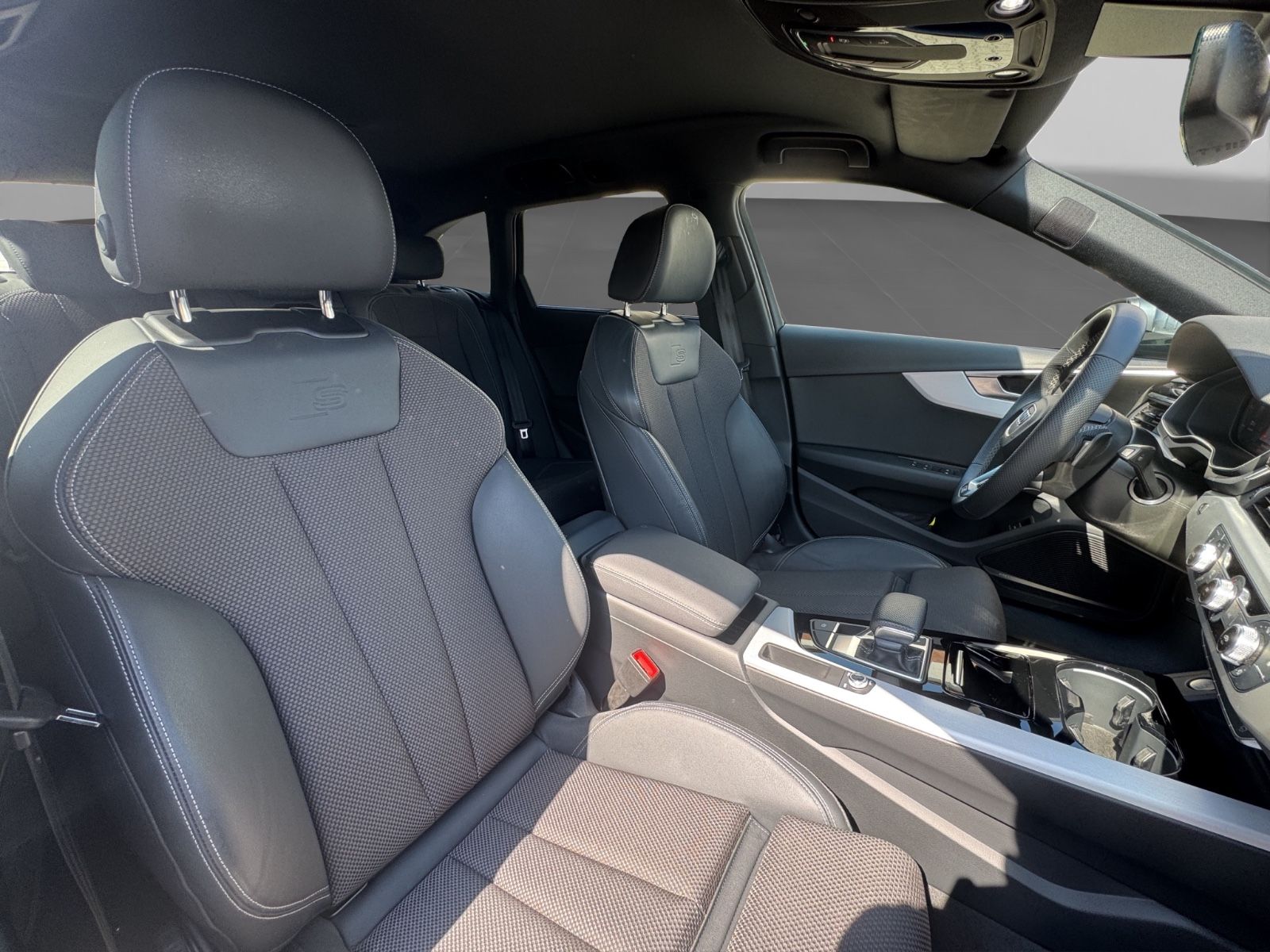 Audi A4 Avant 40TDI Advanced S-Line - Samsaru's Car Outlet