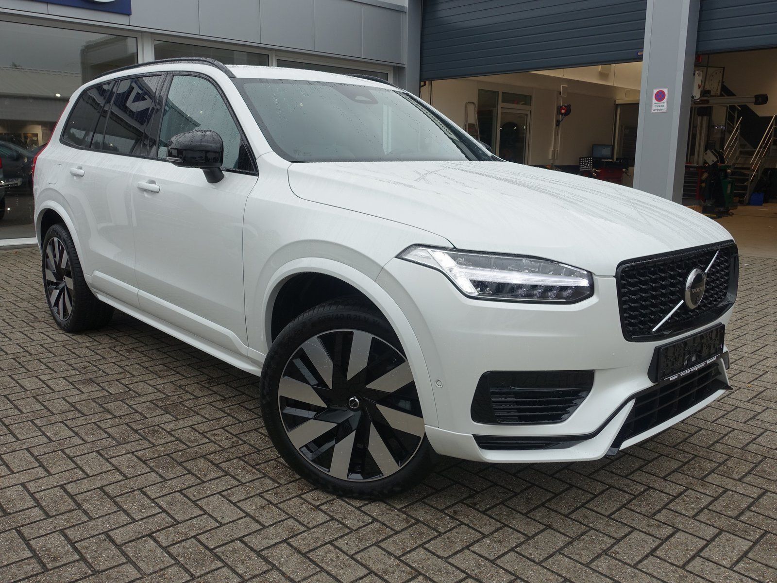 Volvo XC90 Plus Dark T8 AWD Plug-inHybrid/AHK/360°/H&K