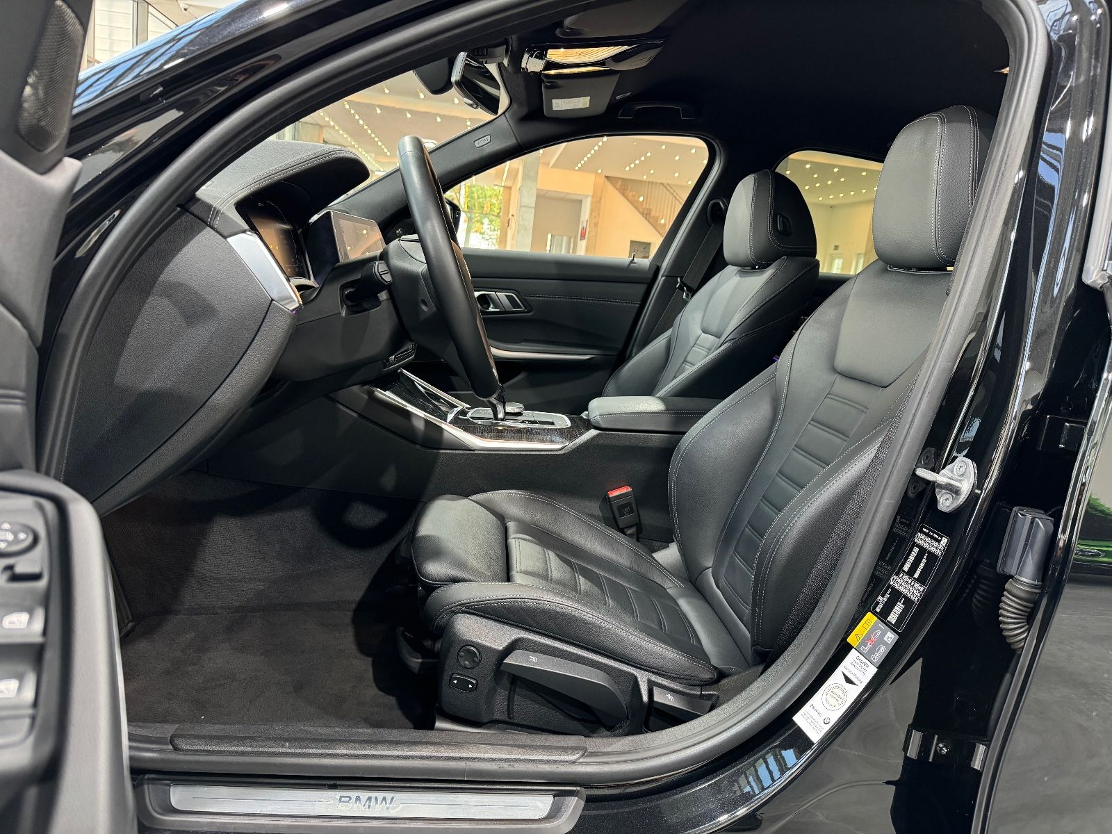 BMW 330 e Luxury Line Individual - Samsaru's Car Outlet