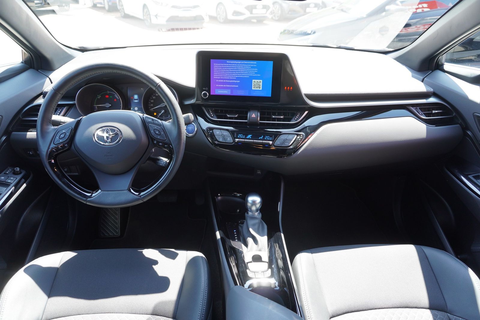 Toyota C-HR 1.8 Hybrid - Samsaru's Car Outlet