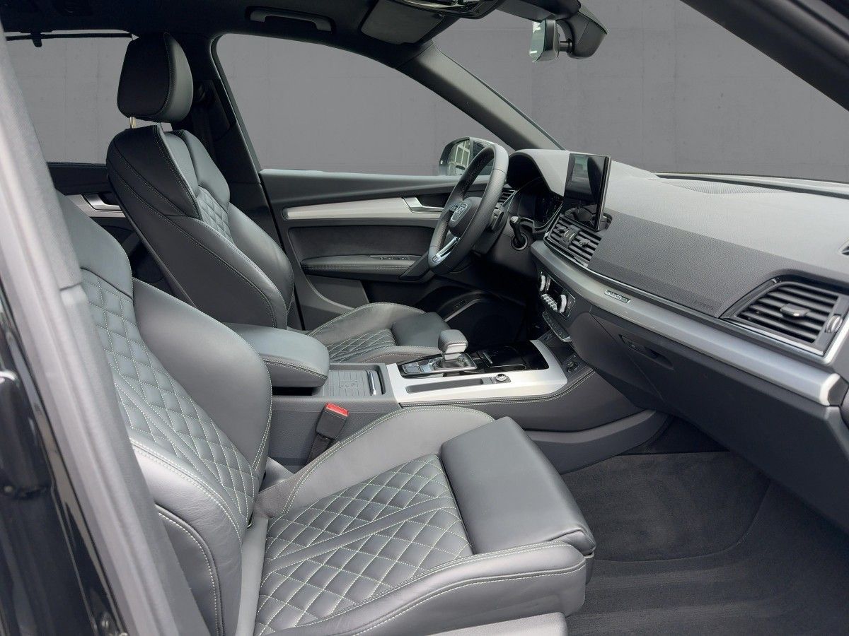 Audi Q5 45 TFSI QU S-TR - Samsaru's Car Outlet