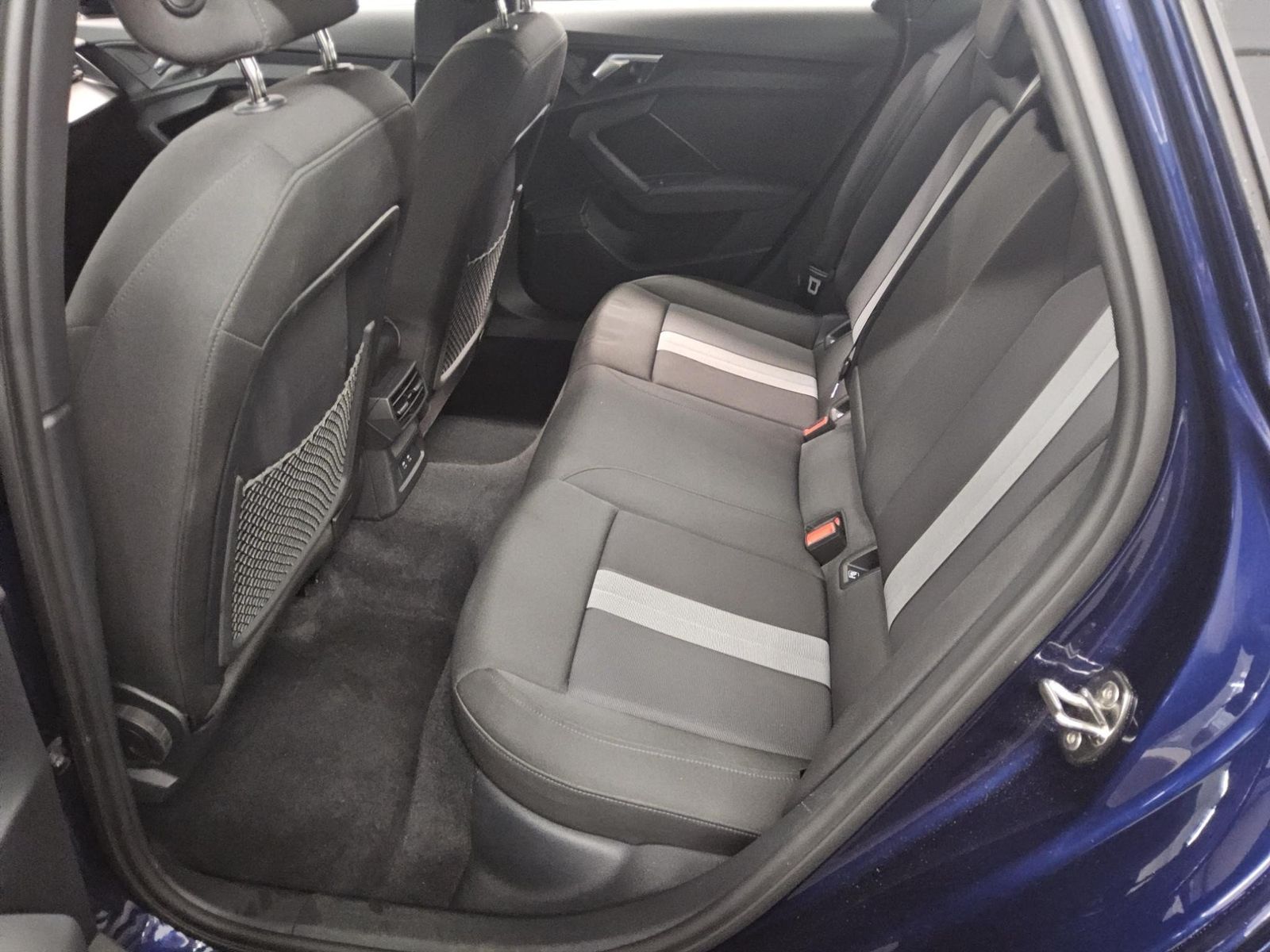 Audi A3 Lim. 30 TFSI advanced Navi LED vc Sound RFK