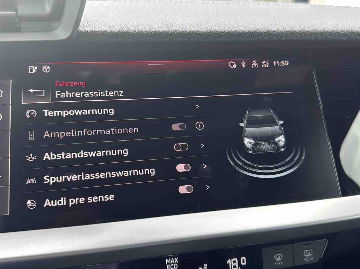 Audi A3 40 TFSIe S line BLACK RAUTE PANO 17Z VC LED