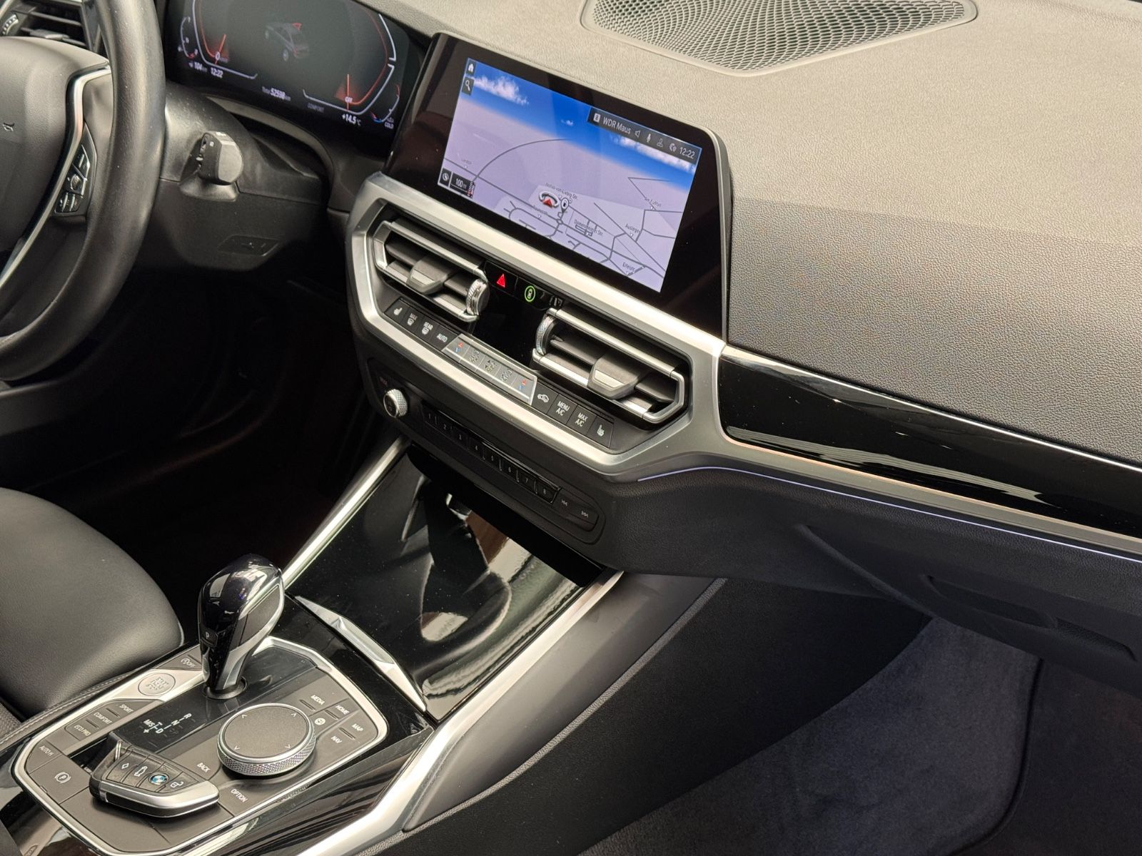 BMW 320 xDrive Sport Line - Samsaru's Car Outlet