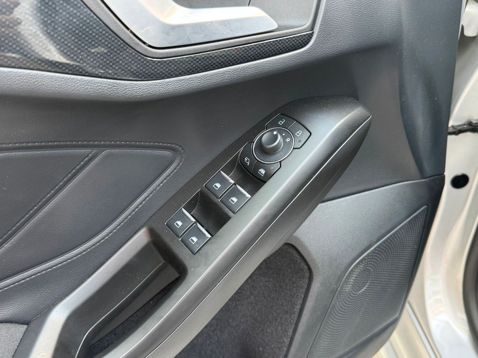 Ford Focus Turnier ST-Line X Automatik+Kamera+HUD
