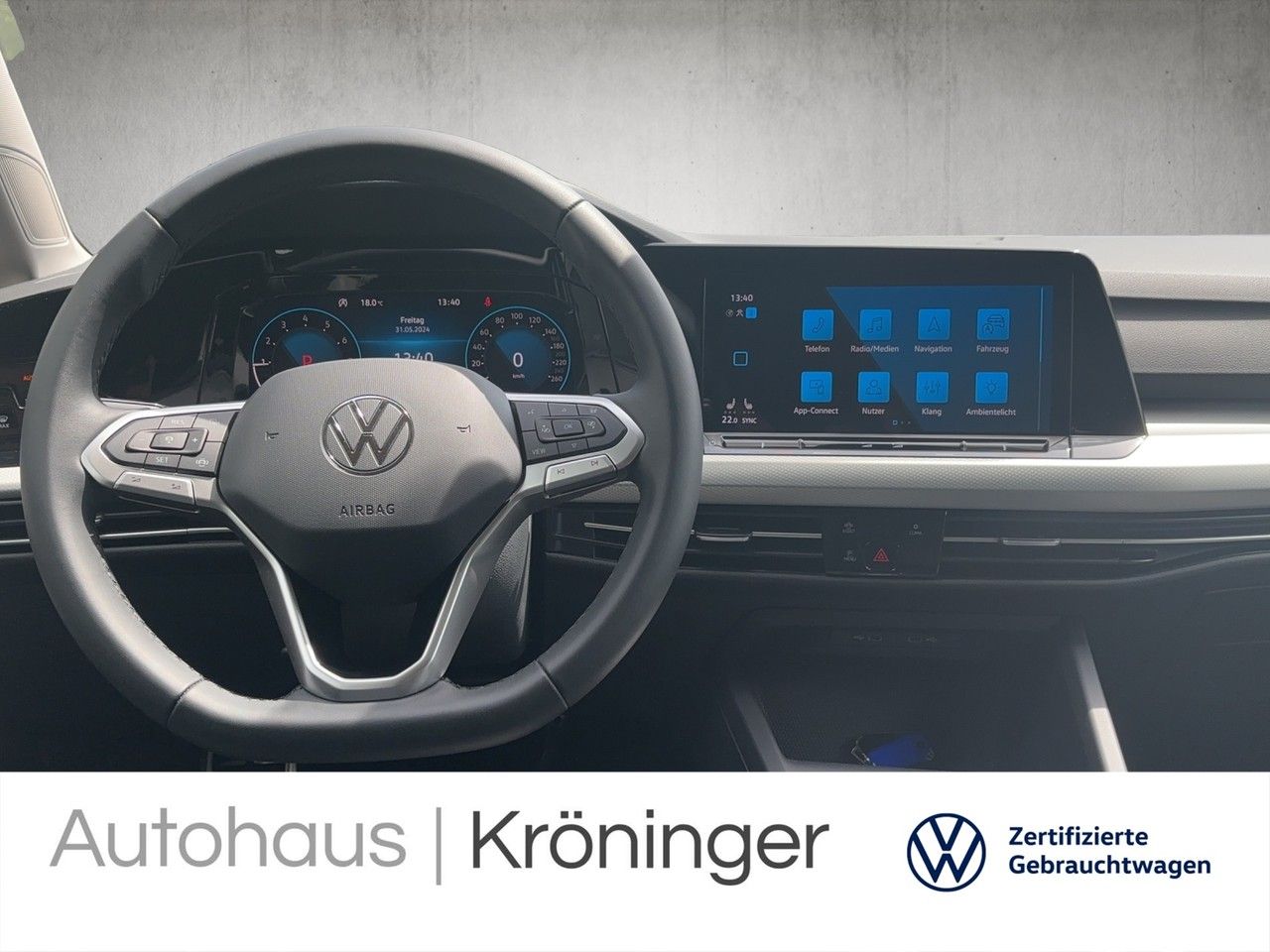 Volkswagen Golf VIII Variant MOVE 1.0 eTSI DSG - Samsaru's Car Outlet