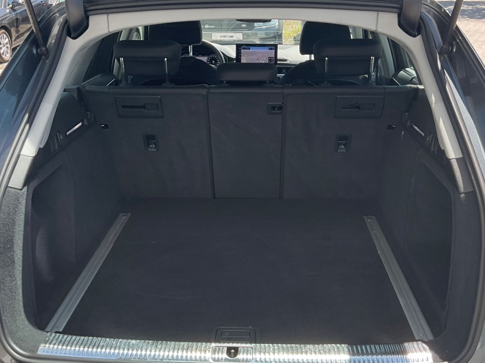 Audi A4 Av.40 TFSI S line S-tronic - Samsaru's Car Outlet