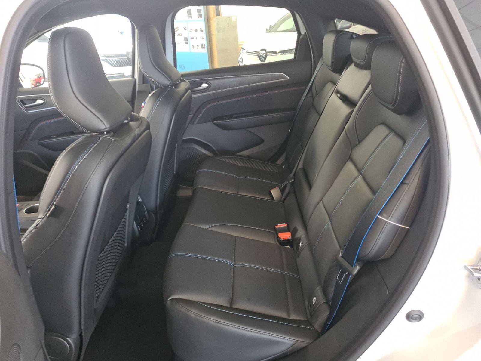 Renault ARKANA ESPRIT ALPINE Full Hybrid - Samsaru's Car Outlet